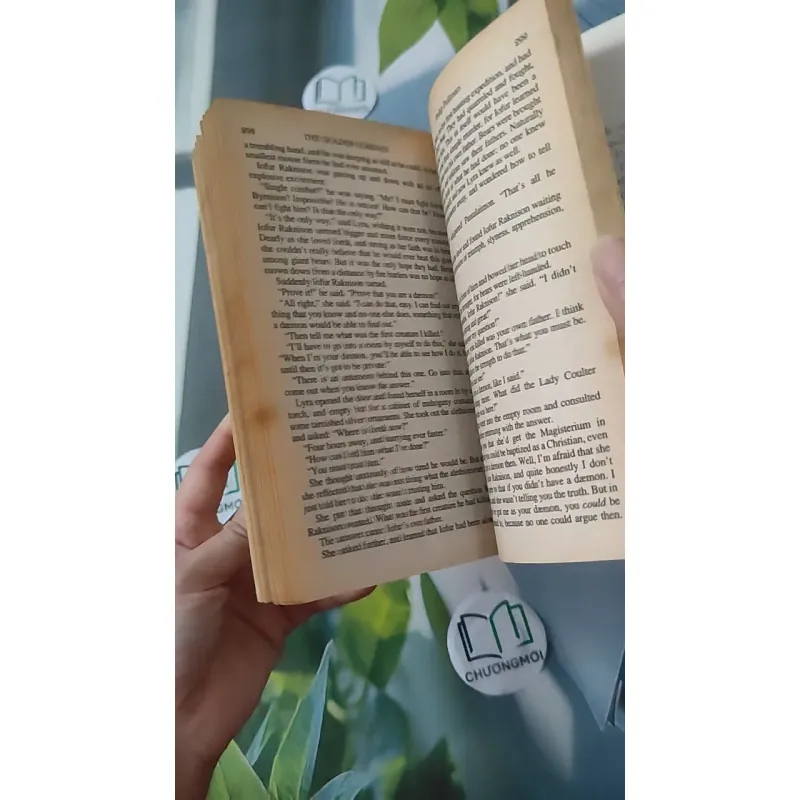 [XƯA] The Golden Compass (1995) - Philip Pullman 1027189