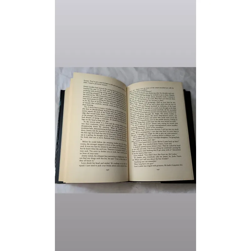 Crime fic/Thriller /Psychological/Detective - THE WIRE IN THE BLOOD, Val McDermid khổ lớn 749011