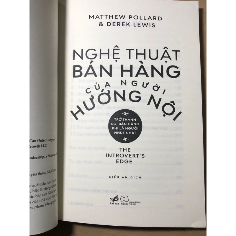 Nghệ thuật bán hàng của người hướng nội Matthew Pollard, Derek Lewis 316859