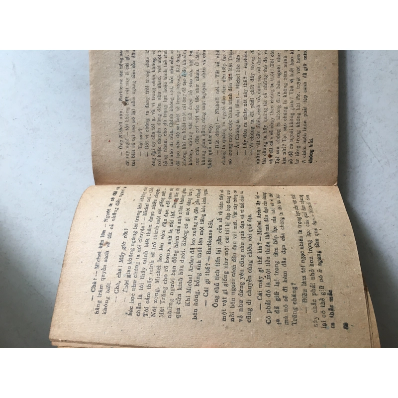 Bay quanh mặt trăng - Jules Verne 543255