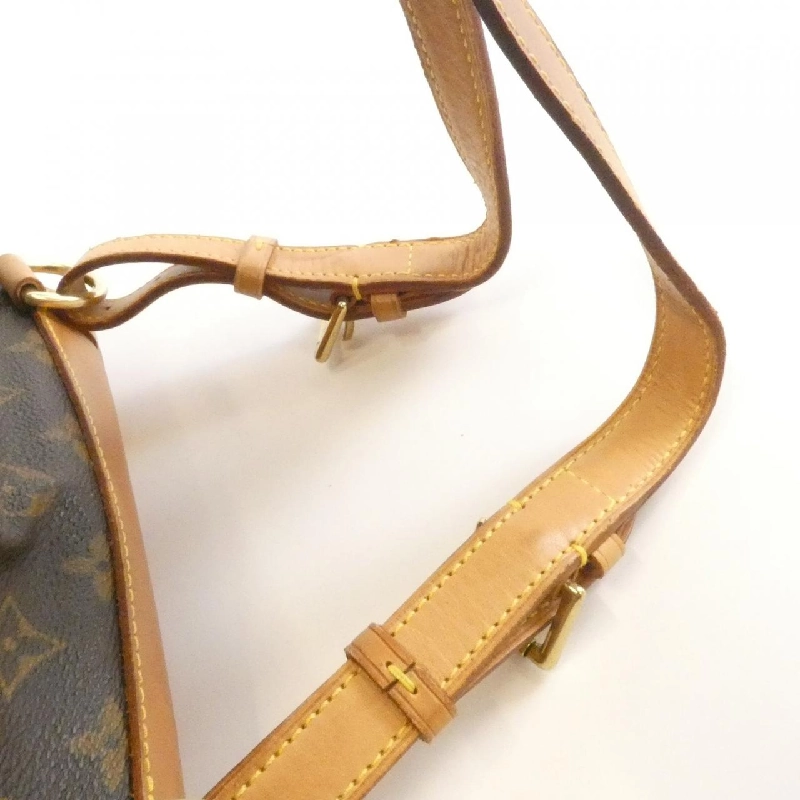 Ba lô Louis Vuitton Monogram Montsouris MM M51136 609402