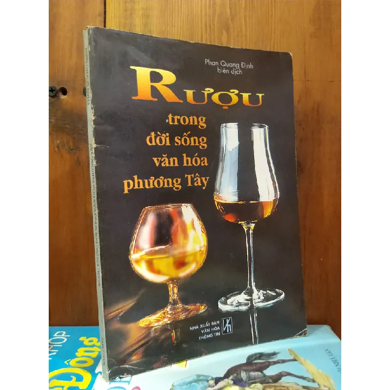 Rượu trong đời sống văn hóa phương Tây - Phan Quang Định 694058