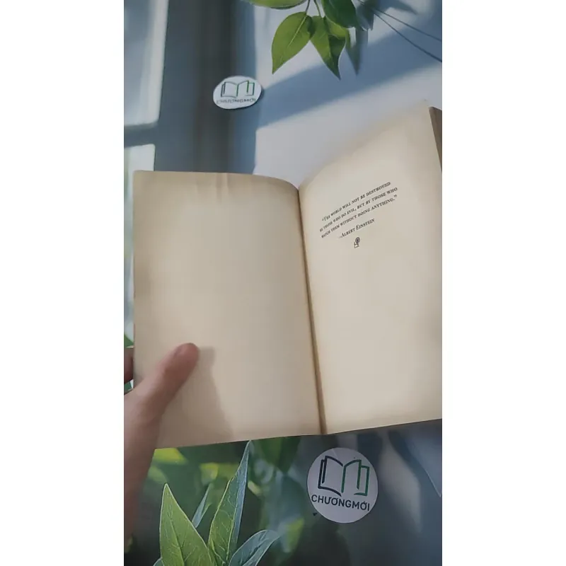 The Land of Stories: The Enchantress Returns - Chris Colfer 1033630