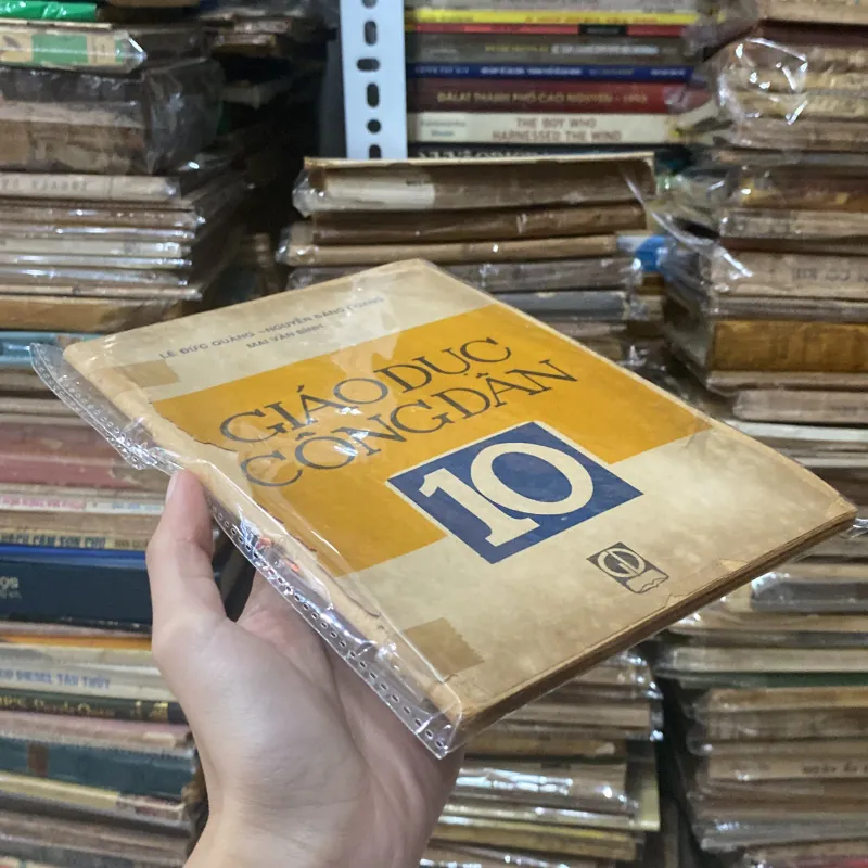 (Sách Xưa) - Giáo Dục Công Nhân 10♟️ 928451