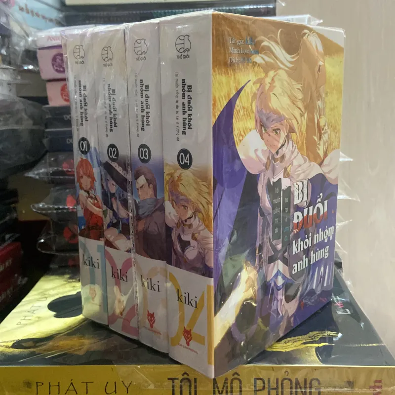 Bị đuổi khỏi nhóm anh hùng 1-4 ( mới 90% )- Light novel 928719