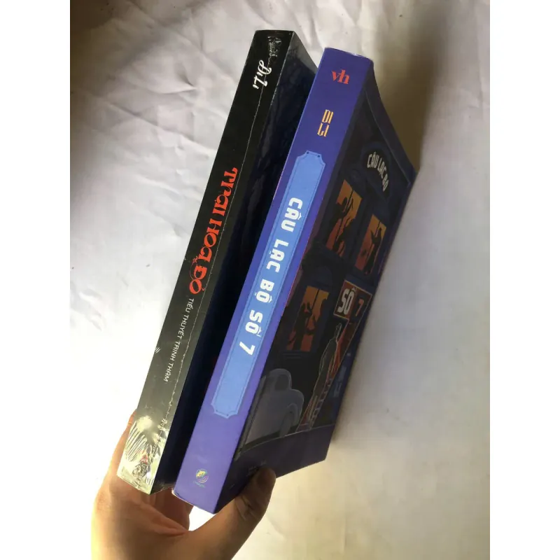 Combo 2 quyển Câu Lạc Bộ Số 7 & Trại Hoa Đỏ - Di Li 1006879