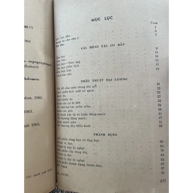 Phẫu thuật thực hành - HOÀNG ĐÌNH CẦU ; 380 trang khổ lớn; Xb 1966  1025094