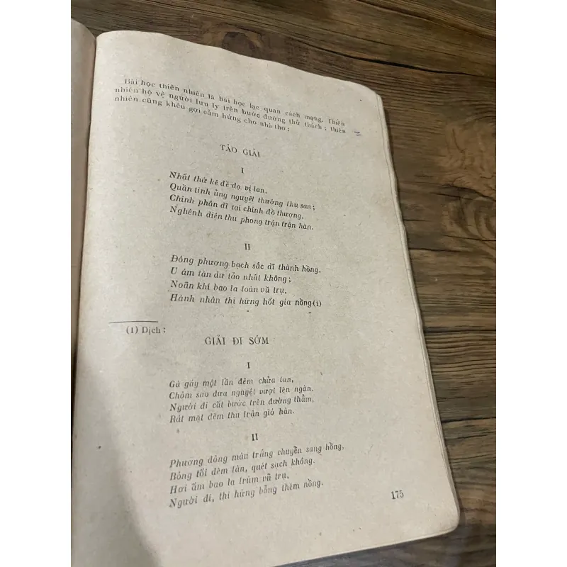 ĐỌC NHẬT KÝ TRONG TÙ - KHỔ LỚN - NHIỀU TÁC GIẢ 592049