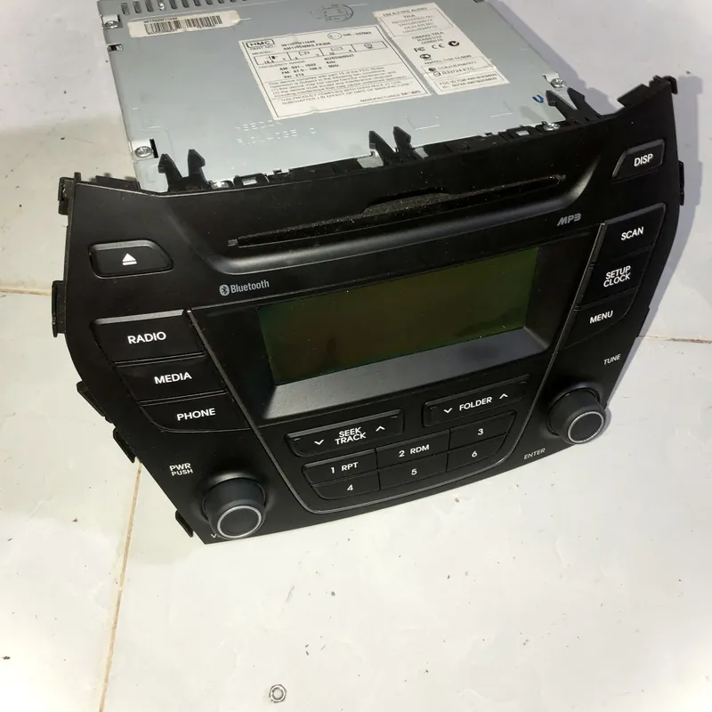 Đầu phát âm thanh Nhật (radio/đầu CD) nguyên bản. Dành cho xe hơi 570994