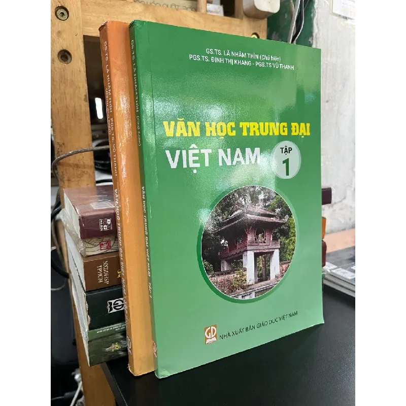 Văn học trung đại Việt Nam - GS,TS. Lã Nhâm Thìn, PGS, TS. Vũ Thanh 698906