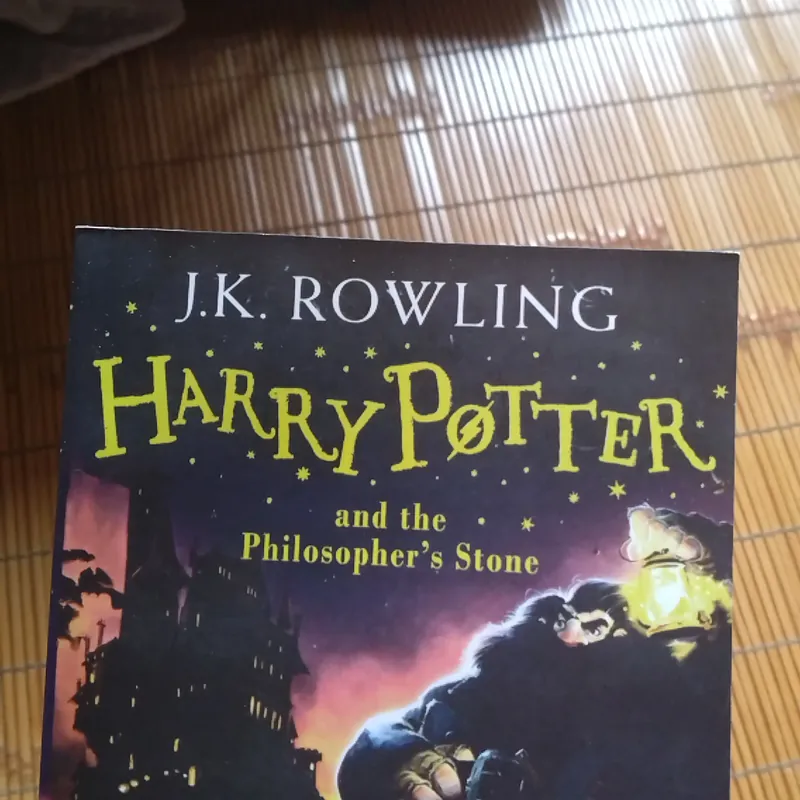 Harry Potter and the Philosopher's Stone 558945