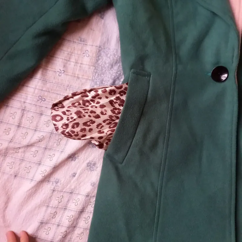 Áo dạ,size L,tình trạng còn mới 931137