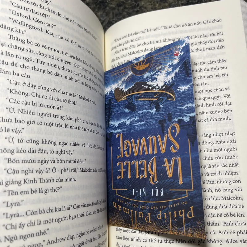 Bụi kí 1 La Belle Sauvage Philip Pullman box 705904