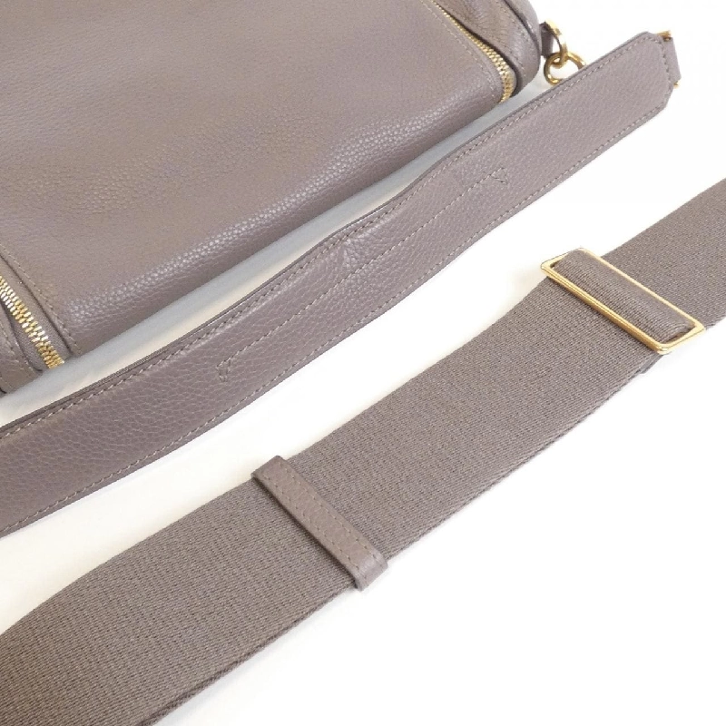 Túi đeo vai Maxi Zip Anya Hindmarch 610163