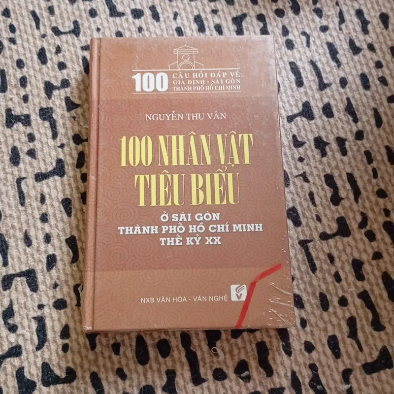 100 Nhân vật tiêu biểu ở Sài Gòn Thế kỷ XX 740746