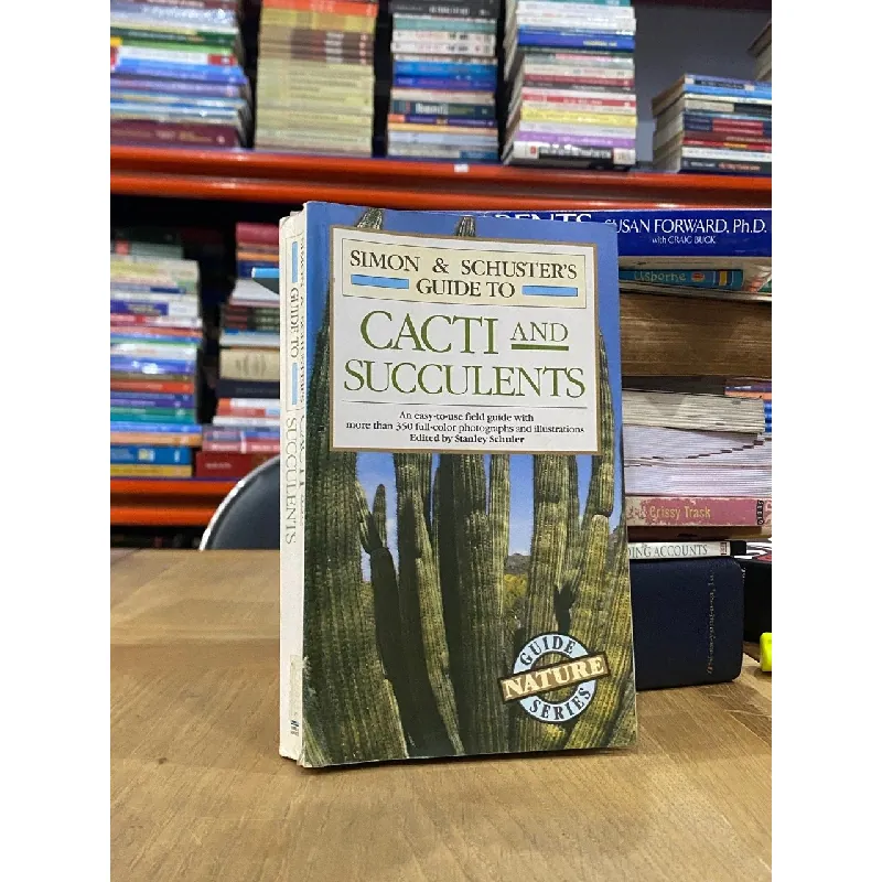 Simon & Schuster’s Guide to Cacti and Succulents 563535