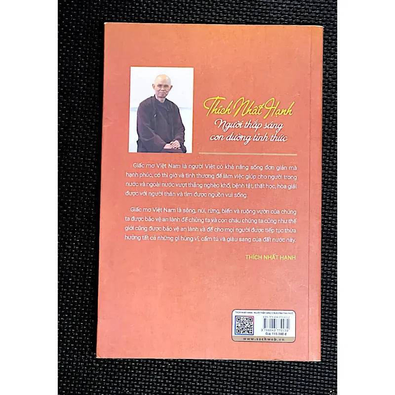 THÍCH NHẤT HẠNH- NGƯỜI THẮP SÁNG CON ĐƯỜNG TỈNH THỨC 1001669