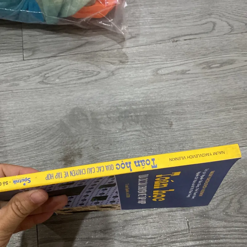 Toán học qua các câu chuyện về tập hợp 1039702