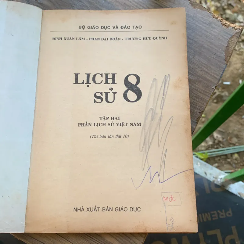 Sách giáo khoa Lịch sử 8 tập 2, in năm 1999 706715