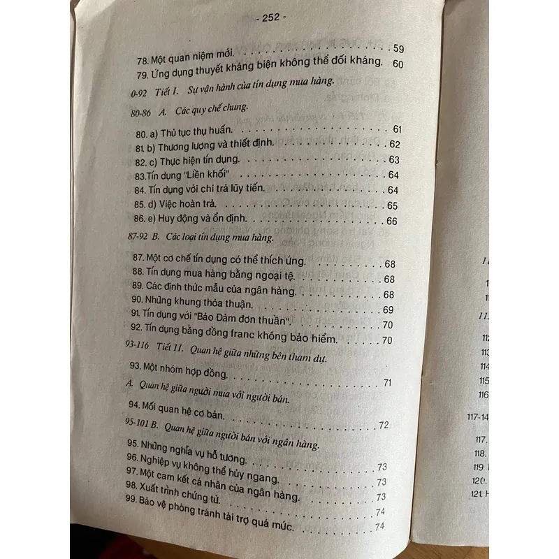 [luật - tài chính] Luật quốc tế về ngân hàng - Jean Pierre Mattout 707604