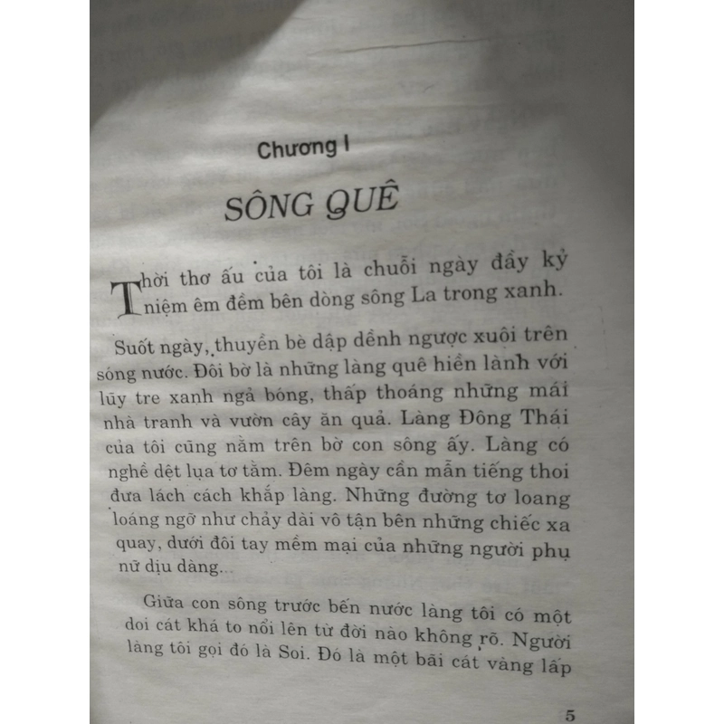 Từ Dòng Sông Quê Mẹ" do Lê Đức Chỉnh viết và Nguyễn Thị Tú ghi lại, thuộc thể loại hồi ký. 496640