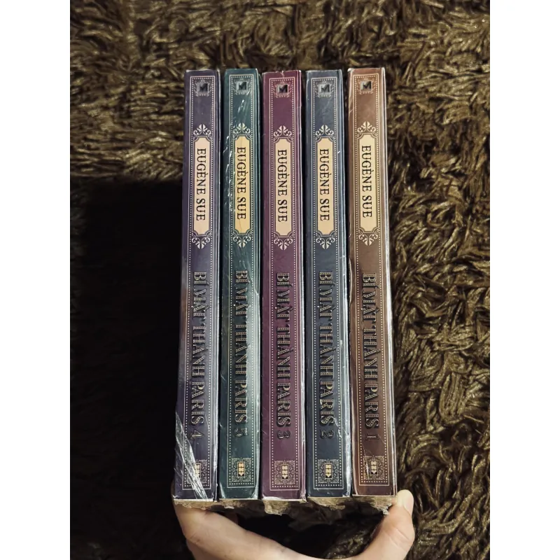 Trọn bộ bí mật thành Paris 1019355