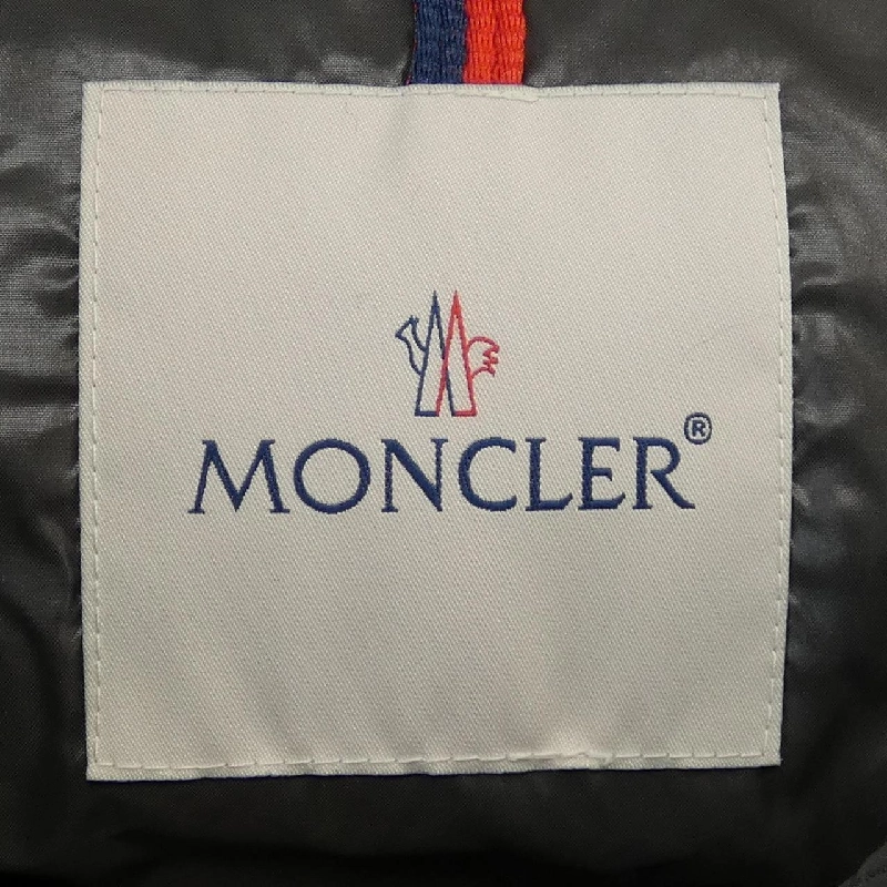 Áo khoác lông vũ MONCLER 641624