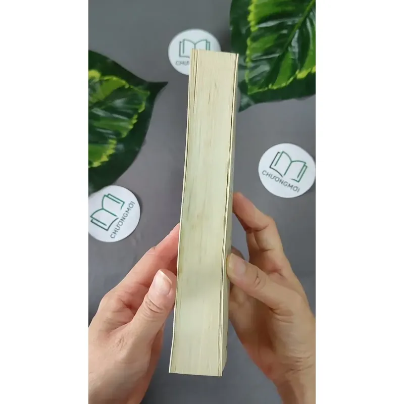 Cô Gái Trong Trang Sách - Guillaume Musso 604624