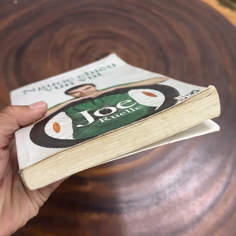 II Sách Hay: Ngược Chiều Vun Vút - JOE RUELLE - 2012 990767