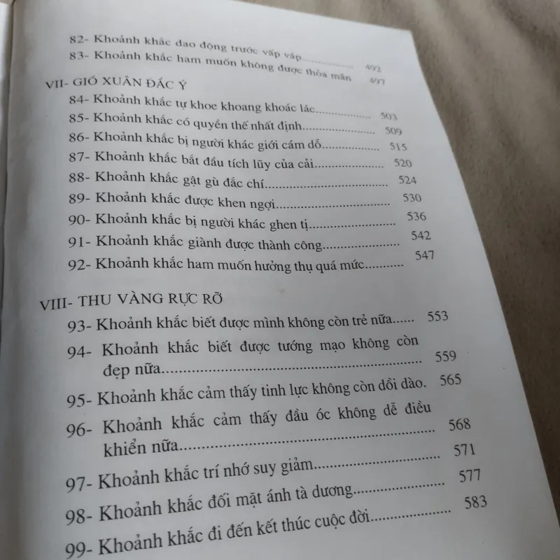 Cuốn sách "99 Khoảnh Khắc Đời Người" của Trương Tử Văn  761699