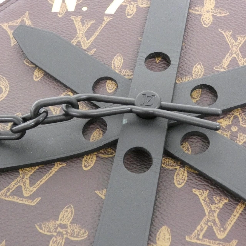 Túi xách vai Louis Vuitton Monogram (N°7) Wheel Box M59706 608978