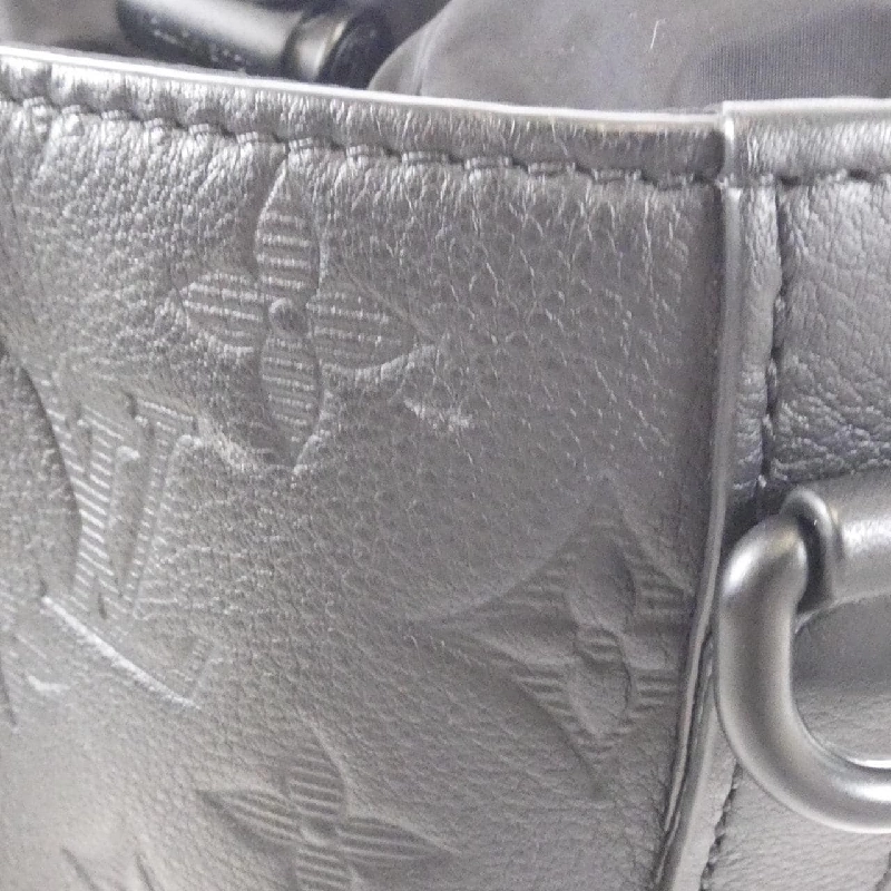 Túi đeo vai Louis Vuitton Monogram Shadow Noé Sling M82248 611191