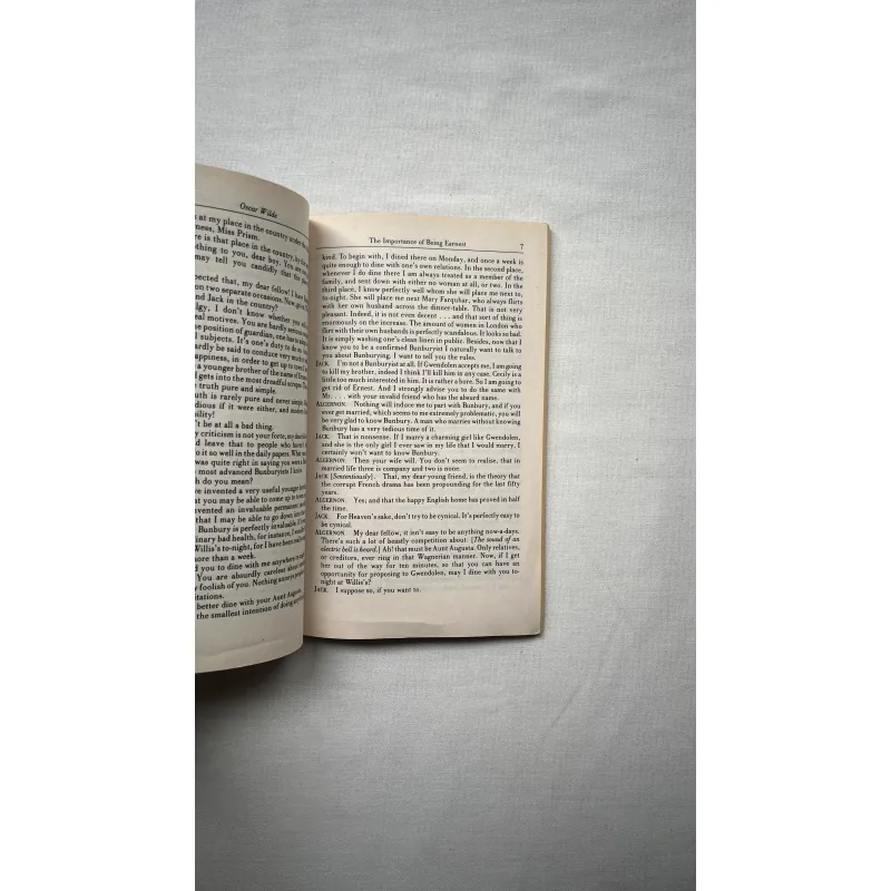 The Importance of Being Earnest - Oscar Wilde 1028936