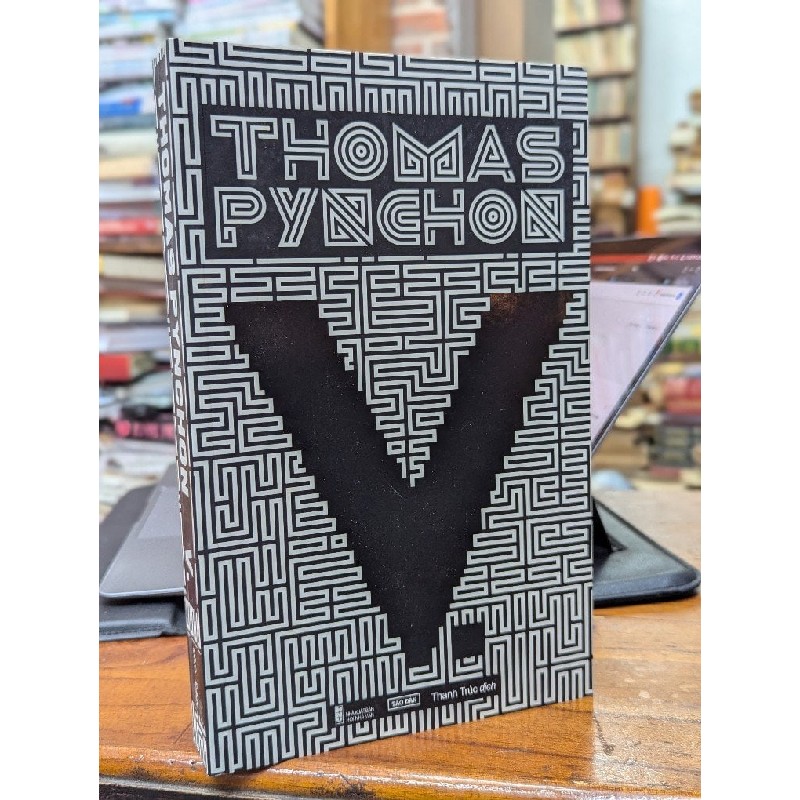 V. - THOMAS PYNCHON 175415