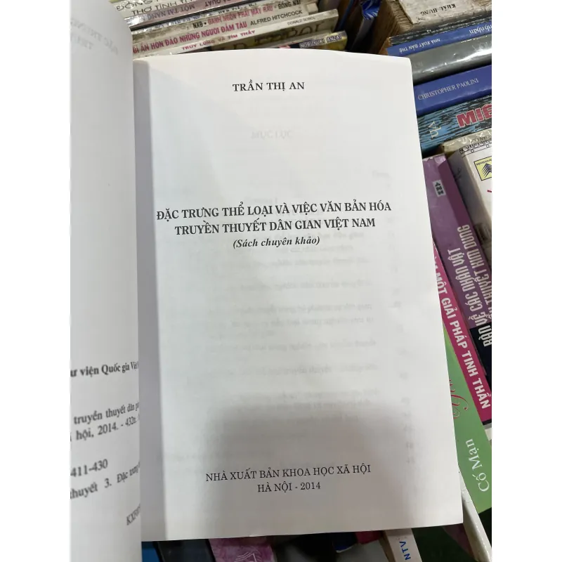 ĐẶC TRƯNG THỂ LOẠI VÀ VIỆC VĂN BẢN HOÁ TRUYỀN THUYẾT DÂN GIAN VIỆT NAM - TRẦN THỊ AN 976407