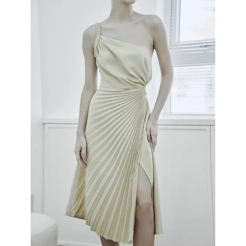 Đầm tiệc hãng WEARVAST size S màu kem mới. 609617