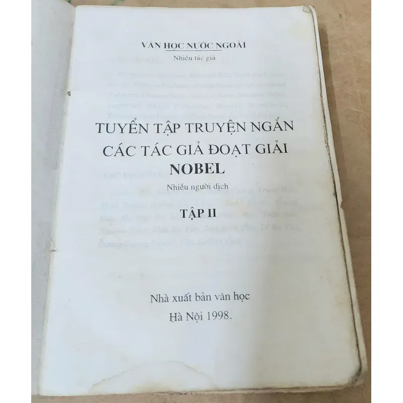 Tuyển tập truyện ngắn các tác giả đạt giải Nobel (714 trang) 712465