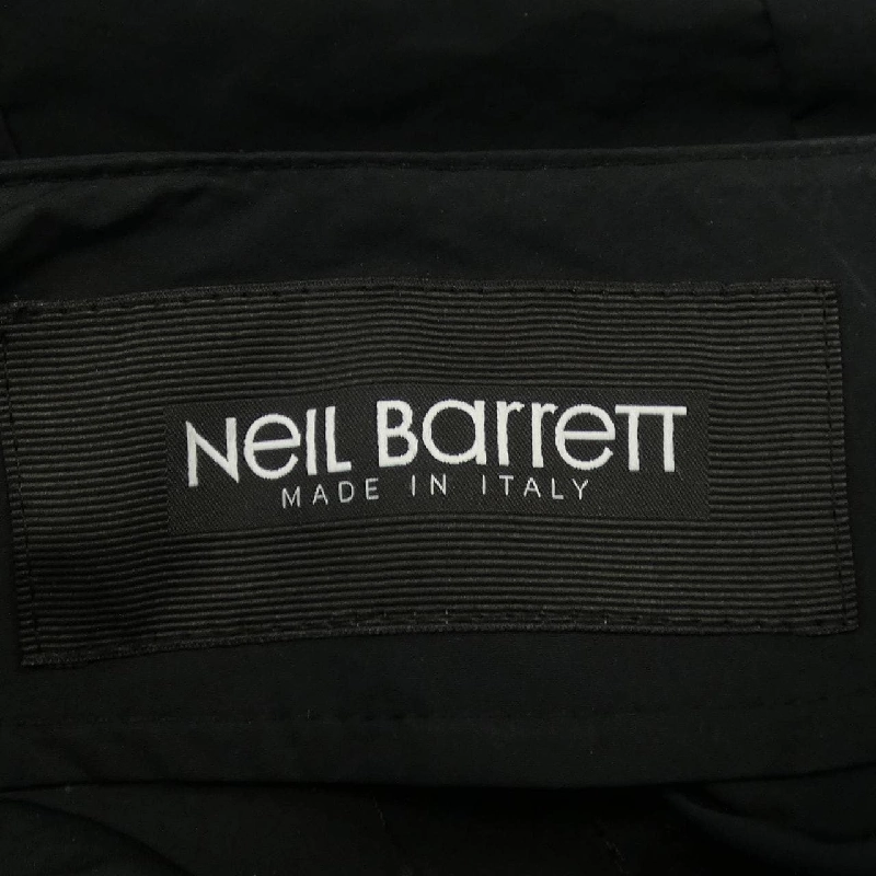 【Khuyến mãi】Neil Barrett Cape 636399