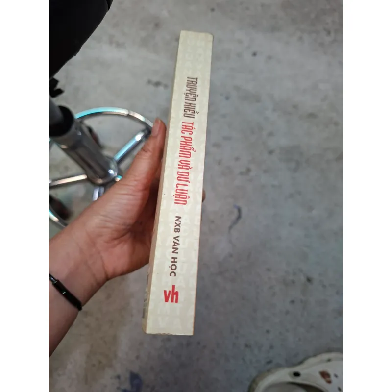 Truyện kiều tác phẩm và dư luận  995175