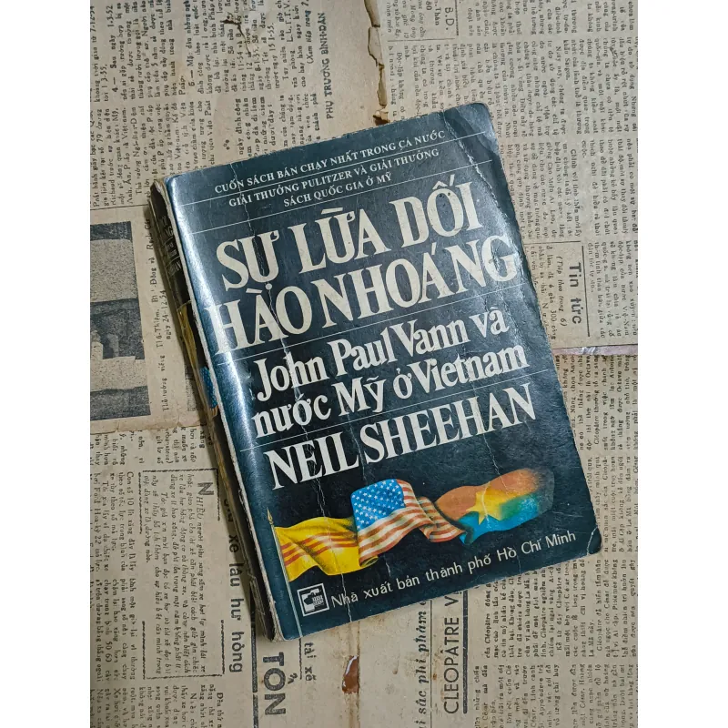Sự Lừa Dối Hào Nhoáng (Một Người Mỹ Trong Cuộc Chiến Tranh Việt Nam) -  Neil Sheehan 972008