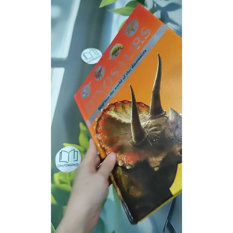 [MIỄN PHÍ BỌC SÁCH] Dinosaurs: Step into the world of the dinosaurs 990371