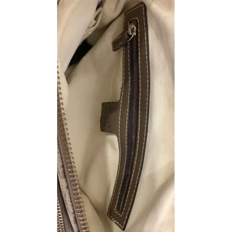 Túi đeo chéo nam hiệu GUCCI, 2 hand, còn rất mới 597838