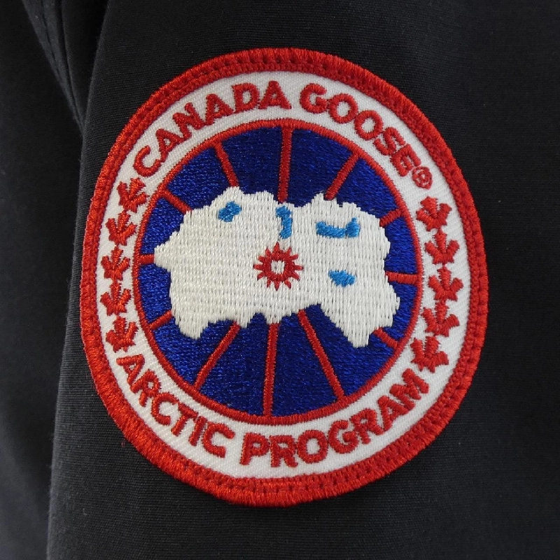 【Khuyến mãi】Áo khoác lông vũ Canada Goose 642898