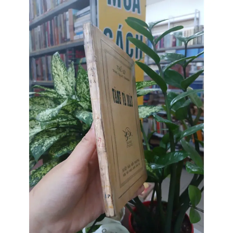 VÀNG VÀ MÁU - THẾ LỮ 999509