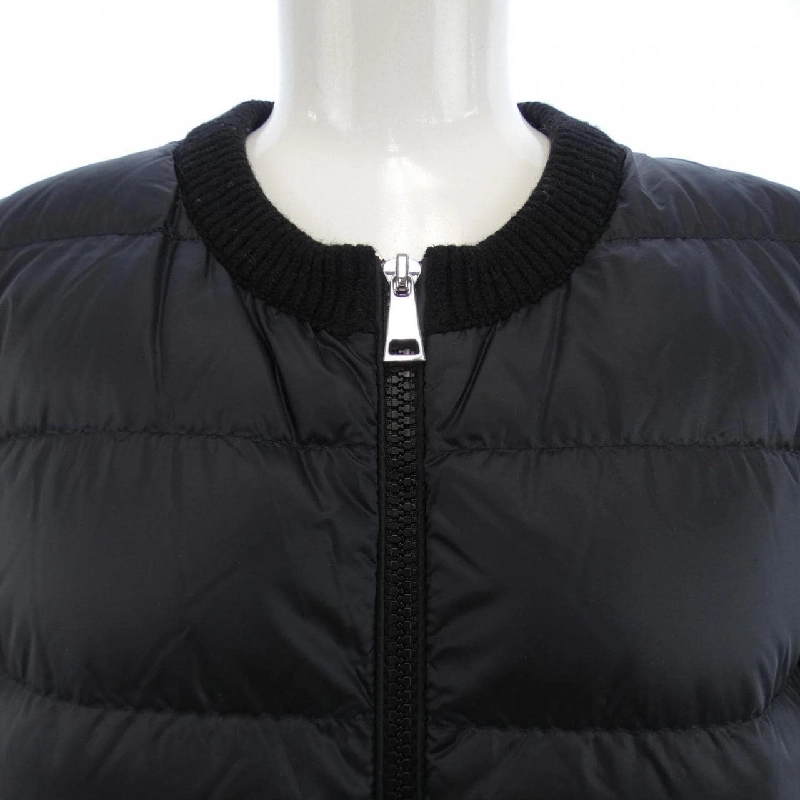 Áo khoác lông vũ MONCLER 640637