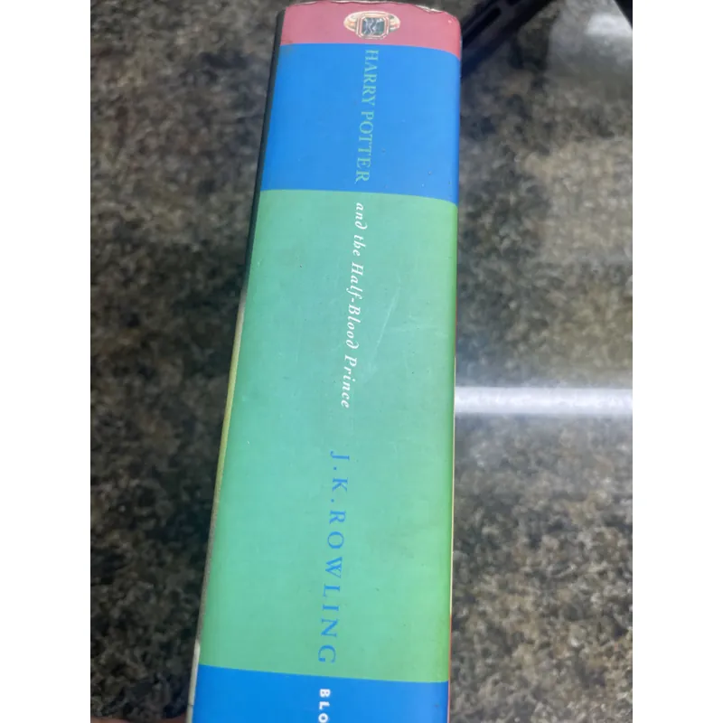 Harry Potter and the half blood prince J.K. Rowling hard cover 720109