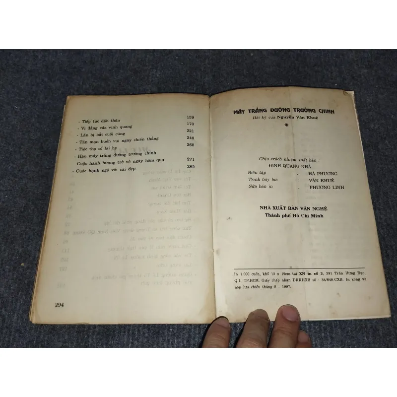 MÂY TRẮNG ĐƯỜNG TRƯỜNG CHINH - KHUÊ VĂN 991088
