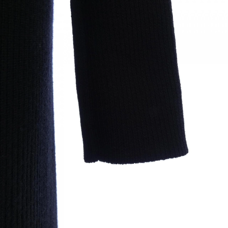 Áo khoác cardigan TAN - Hàng hiệu Authentic 643999