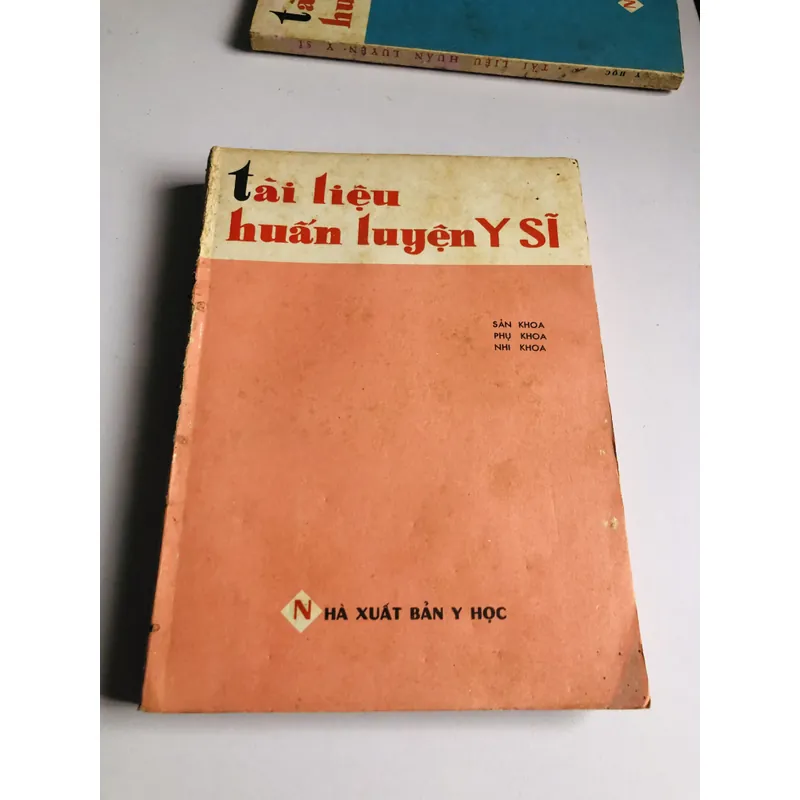 TÀI LIỆU HUẤN LUYỆN Y SĨ - sách khổ to  - sản , phụ, nhi khoa : 100k 700946