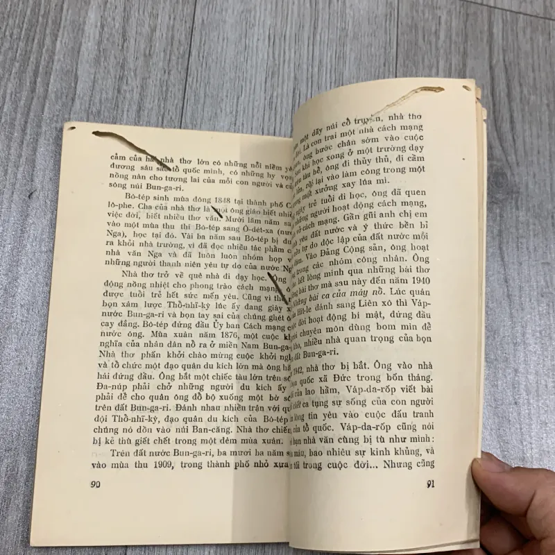 Qua thơ văn những người bạn lớn 1957 - nguyễn xuân sanh. 10a2 1025698